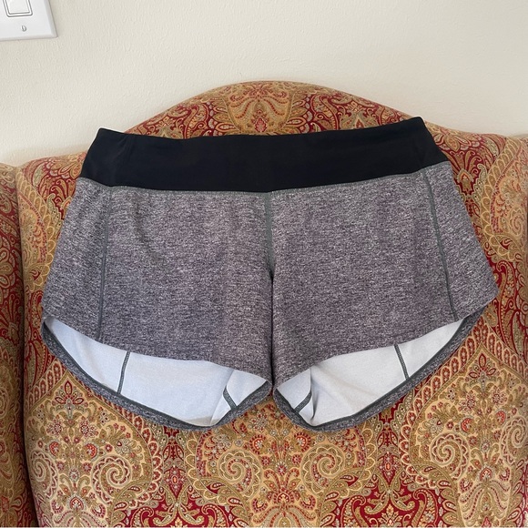 LULULEMON SPEED UP SHORTS SIZE 6 4” INSEAM - Picture 6 of 16